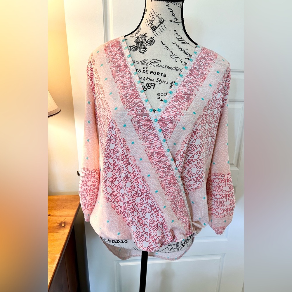 MADELYNN Boho Floral Print Front Wrap V-neck Hi-low Roll Tab Sleeve Top . Sz M